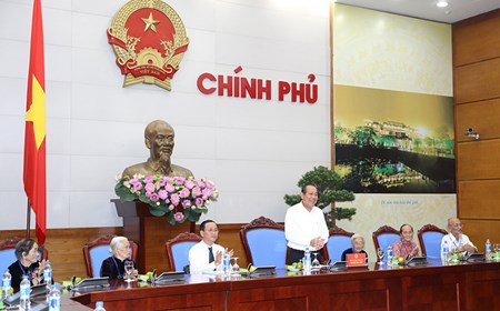 Phó Thủ tướng Trương Hòa Bình tiếp đoàn người có công tỉnh Tiền Giang
