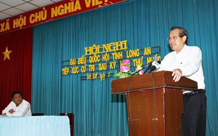 Phó Thủ tướng Trương Hòa Bình tiếp xúc cử tri huyện Đức Huệ, Long An