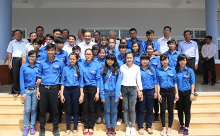 Phó Thủ tướng Trương Hòa Bình tiếp xúc cử tri tại Long An