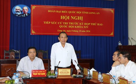 Phó Thủ tướng Thường trực Chính phủ tiếp xúc cử tri tỉnh Long An