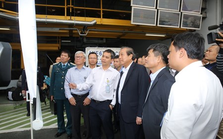 Phó Thủ tướng Thường trực thị sát bảo đảm an toàn hàng không tại sân bay Nội Bài