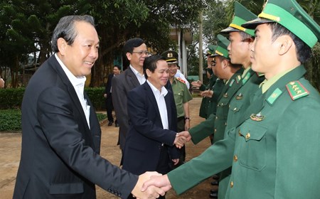 Luôn quan tâm đến địa bàn biên giới, vùng sâu, vùng xa