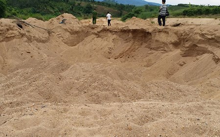 Làm rõ phản ánh khai thác cát trái phép quy mô lớn trên sông Đăk Pxi