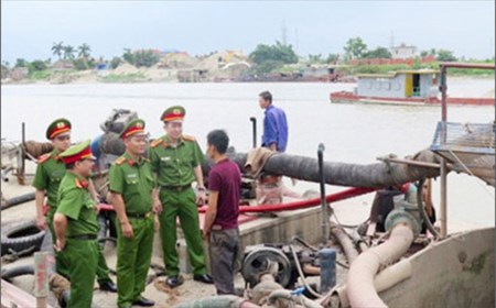 Cao điểm đấu tranh chống khai thác cát, sỏi