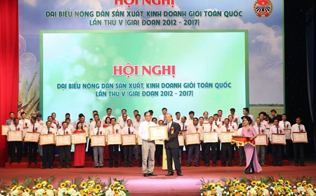 Phó Thủ tướng Thường trực Chính phủ dự Hội nghị nông dân sản xuất, kinh doanh giỏi