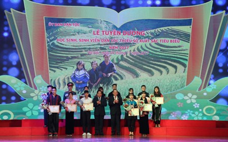 Học sinh dân tộc và miền núi tiêu biểu góp phần làm giàu thêm nguyên khí quốc gia