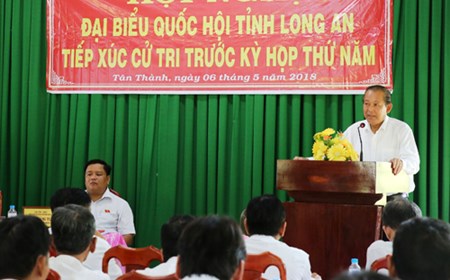 Phó Thủ tướng Trương Hòa Bình tiếp xúc cử tri tại Long An