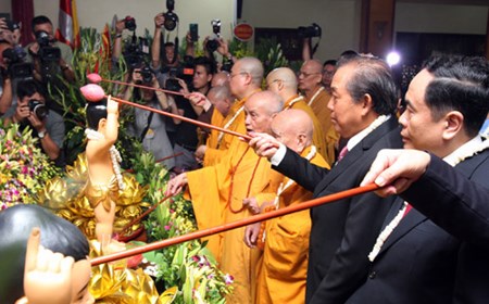 Phó Thủ tướng Thường trực Chính phủ dự Lễ Phật đản tại chùa Quán Sứ