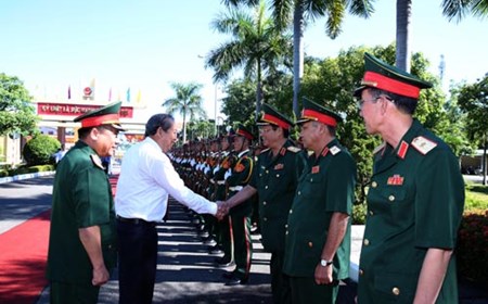 Phó Thủ tướng thăm, làm việc với Quân khu 5