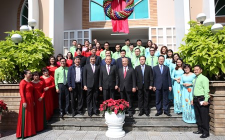 Phó Thủ tướng chúc mừng Giáng sinh tại Đà Nẵng