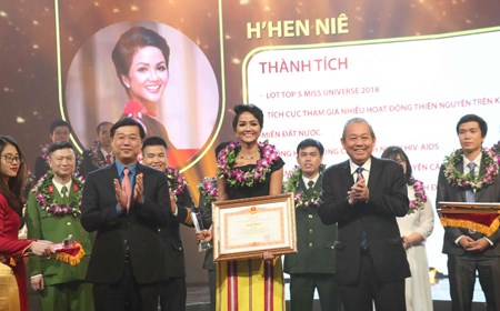 Mong muốn đất nước có nhiều tấm gương sáng, lan tỏa