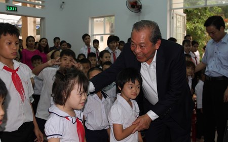 Cả xã hội cùng chăm lo để trẻ khuyết tật vươn lên