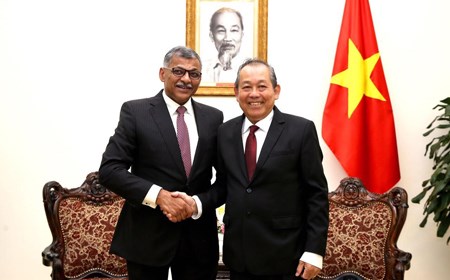 Phó Thủ tướng Thường trực tiếp Chánh án Toà án Tối cao Singapore