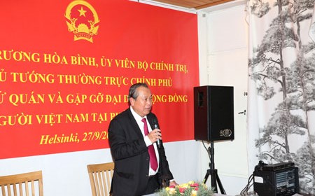 Phó Thủ tướng Thường trực thăm Đại sứ quán, gặp gỡ cộng đồng người Việt tại Phần Lan