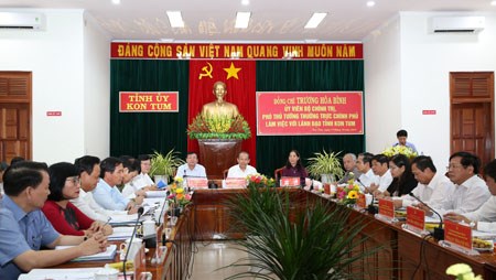 Cán bộ phải gần dân, sát dân, không ngại đối thoại với dân