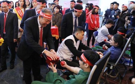 Hàng vạn người được tiếp thêm hy vọng sống