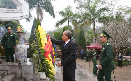 Phó Thủ tướng Thường trực thăm đồn biên phòng và bà con các dân tộc tỉnh Hà Giang