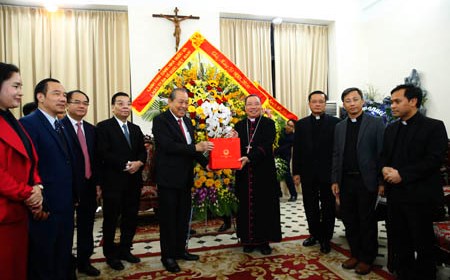 Phó Thủ tướng Thường trực chúc mừng Giáng sinh đồng bào giáo dân Thủ đô