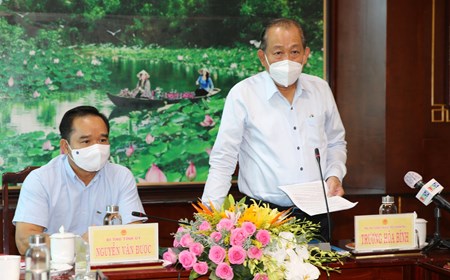 Phó Thủ tướng Thường trực làm việc với tỉnh Long An về phòng, chống dịch COVID-19