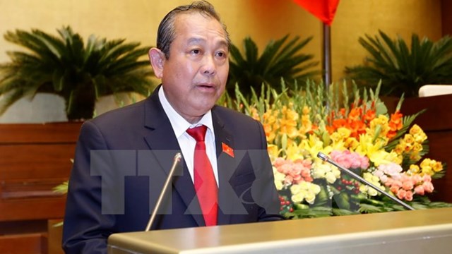 Phó Thủ tướng Trương Hòa Bình trả lời phỏng vấn báo chí