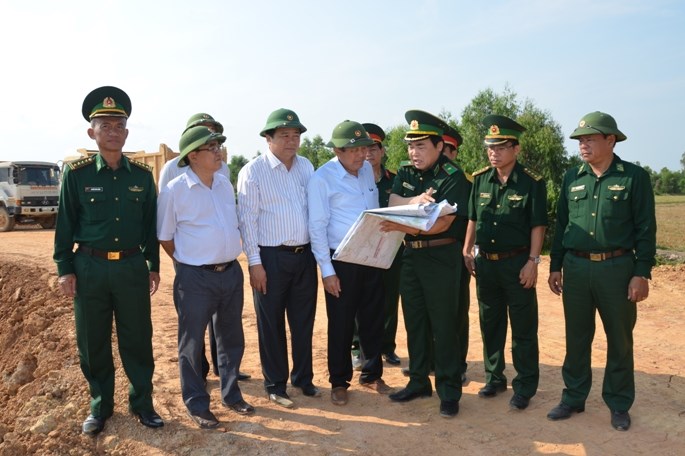 Phó Thủ tướng Trương Hòa Bình kiểm tra tuyến biên giới tại Long An - ảnh 1