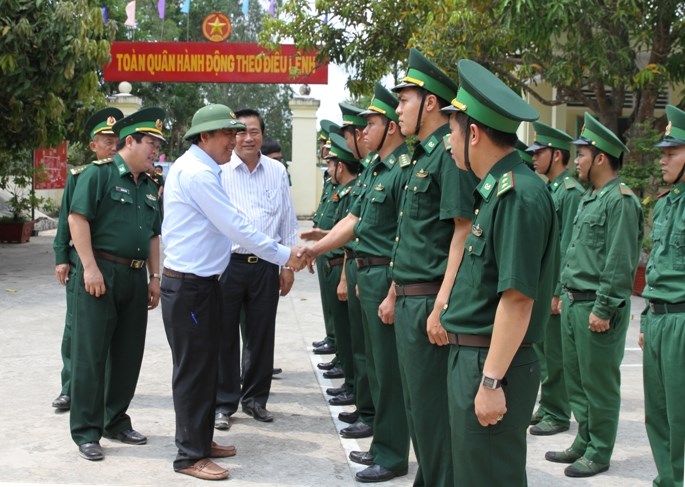 Phó Thủ tướng Trương Hòa Bình kiểm tra tuyến biên giới tại Long An - ảnh 2