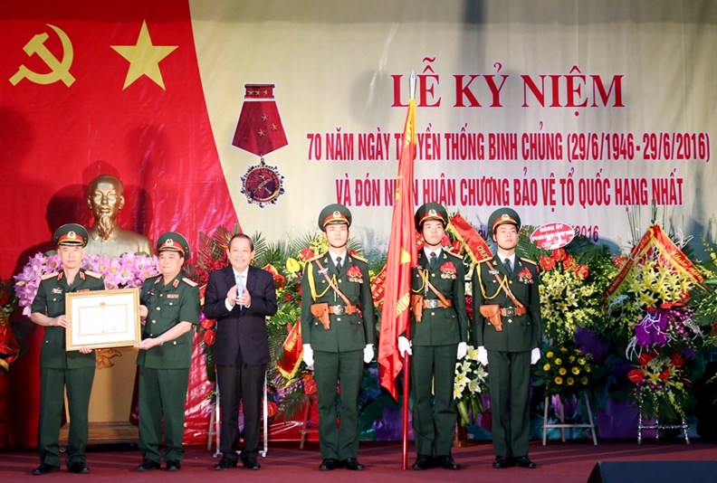 Binh chủng Pháo binh đón nhận Huân chương Bảo vệ Tổ quốc hạng Nhất - ảnh 1