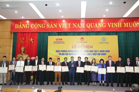 Bảo đảm hàng hoá chất lượng cao là giải pháp cơ bản đẩy lùi hàng giả - ảnh 2