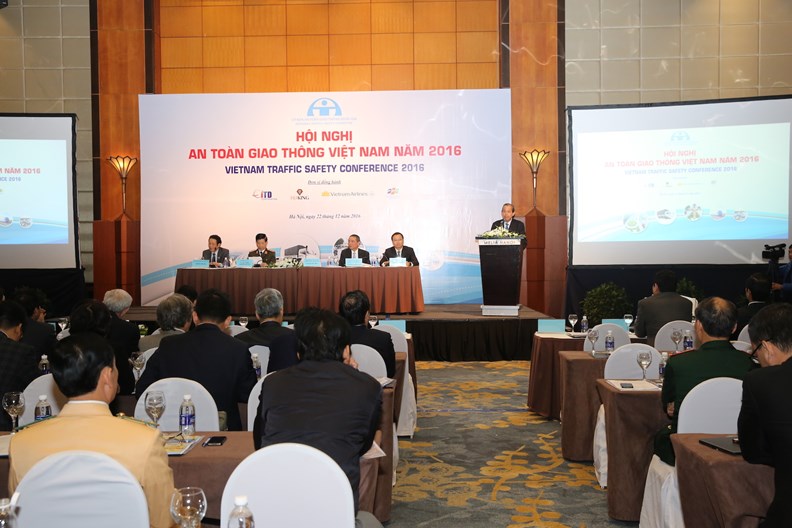 Phó Thủ tướng 'đặt hàng' các nhà khoa học về giải pháp bảo đảm ATGT - ảnh 2