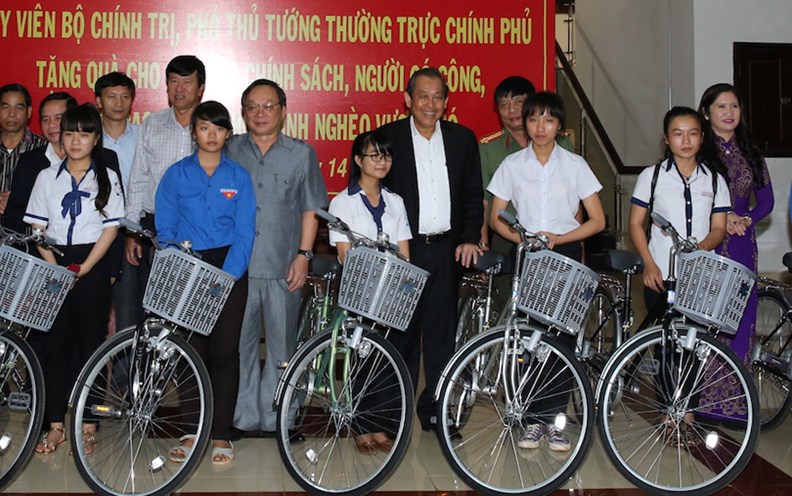 Luôn quan tâm đến địa bàn biên giới, vùng sâu, vùng xa - ảnh 3