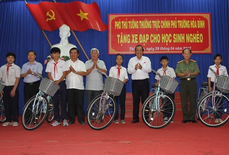 Thu hồi đất đai, cần bồi thường thỏa đáng cho dân - ảnh 2