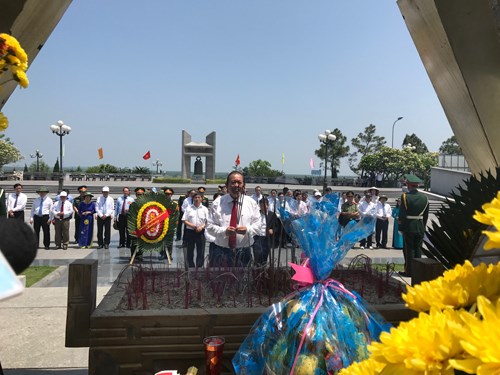 Thượng cờ Tổ quốc mừng Ngày thống nhất non sông - ảnh 3
