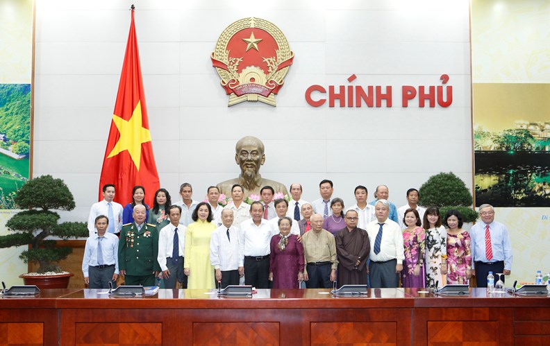 Phó Thủ tướng Thường trực Chính phủ tiếp đoàn người có công Quận 3, TPHCM - ảnh 2