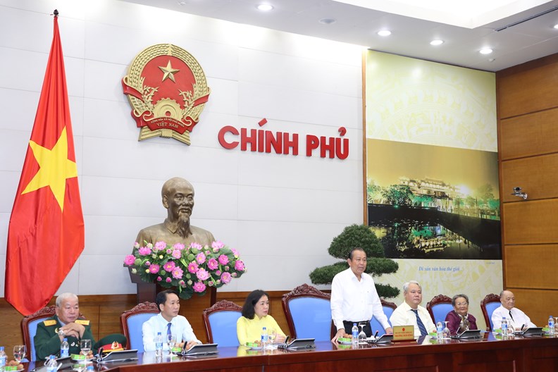 Phó Thủ tướng Thường trực Chính phủ tiếp đoàn người có công Quận 3, TPHCM - ảnh 1