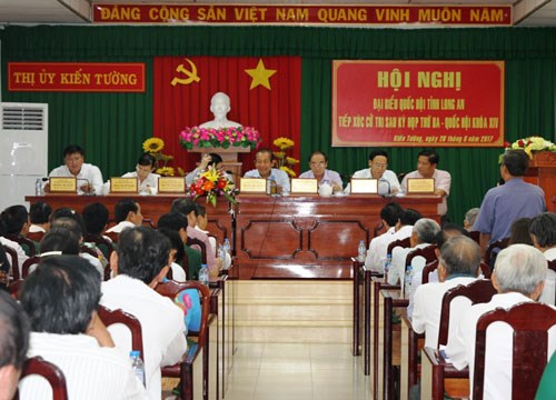 Phó Thủ tướng Trương Hòa Bình tiếp xúc cử tri Long An - ảnh 1