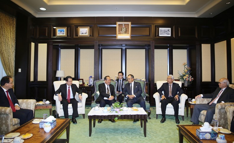 Phó Thủ tướng Trương Hòa Bình tiếp xúc Chánh án Toà án Liên bang và Tổng Chưởng lý Malaysia - ảnh 2