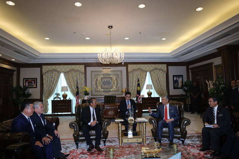 Phó Thủ tướng Trương Hòa Bình hội đàm Phó Thủ tướng Malaysia - ảnh 2