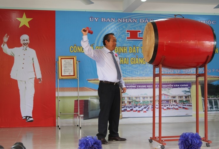 Phó Thủ tướng dự lễ đặt tên, khai giảng Trường THCS Nguyễn Văn Chính - ảnh 3