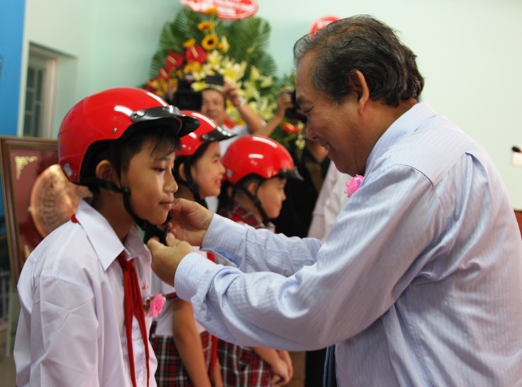 Phó Thủ tướng dự lễ đặt tên, khai giảng Trường THCS Nguyễn Văn Chính - ảnh 4