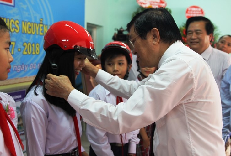 Phó Thủ tướng dự lễ đặt tên, khai giảng Trường THCS Nguyễn Văn Chính - ảnh 5