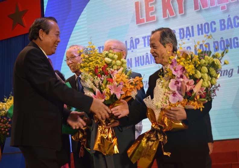 Phó Thủ tướng Trương Hòa Bình dự kỷ niệm 60 năm ĐH Bách Khoa TPHCM - ảnh 1