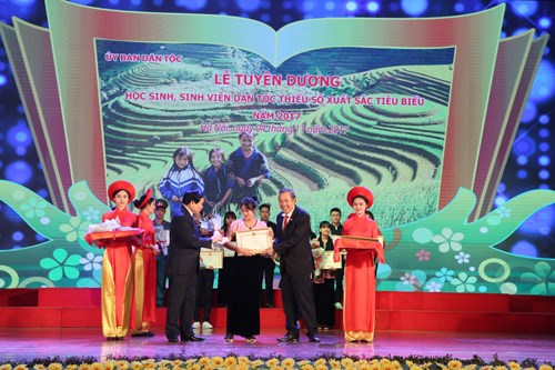 Học sinh dân tộc và miền núi tiêu biểu góp phần làm giàu thêm nguyên khí quốc gia - ảnh 1