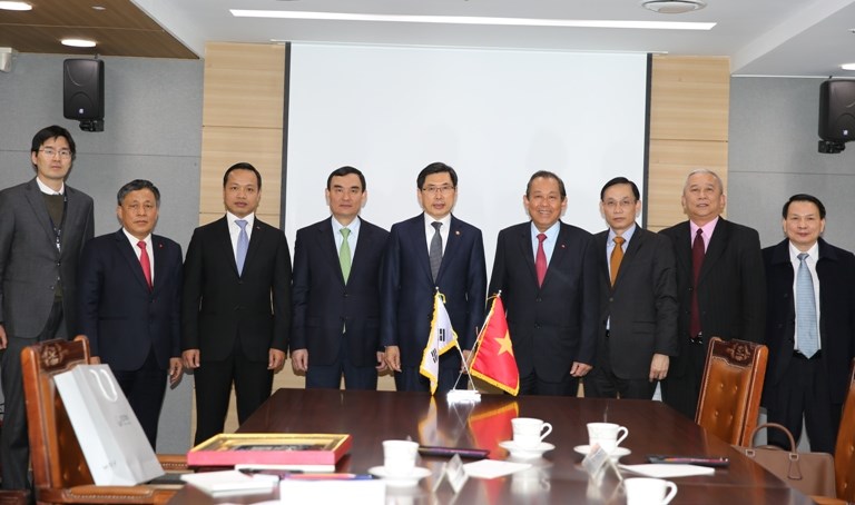Phó Thủ tướng Thường trực Chính phủ hội kiến, tiếp xúc với lãnh đạo các bộ, ngành và Thủ đô Seoul - ảnh 4