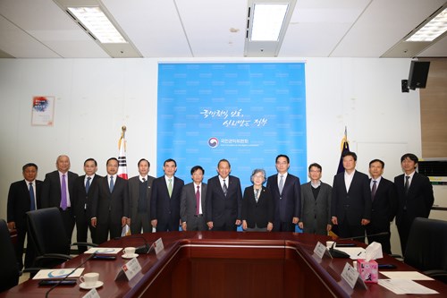 Phó Thủ tướng thăm Uỷ ban Chống tham nhũng và Quyền công dân Hàn Quốc - ảnh 2