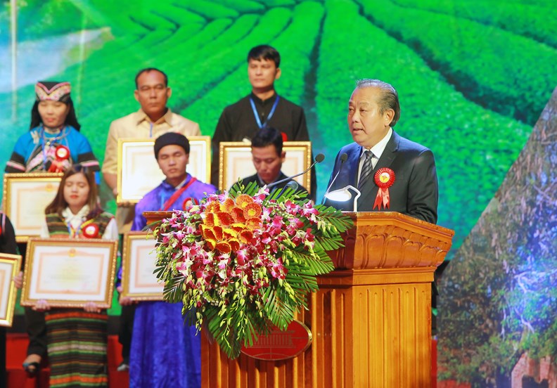 Tuyên dương người có uy tín, nhân sĩ trí thức và doanh nhân tiêu biểu dân tộc thiểu số - ảnh 1
