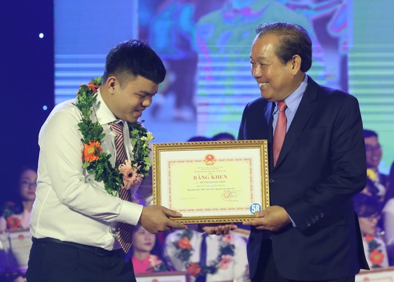 Trao giải thưởng Sao tháng Giêng và tuyên dương “Sinh viên 5 tốt” - ảnh 1
