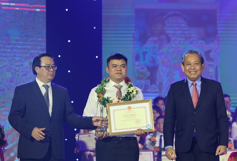 Trao giải thưởng Sao tháng Giêng và tuyên dương “Sinh viên 5 tốt” - ảnh 2