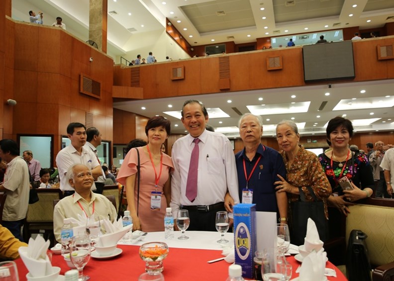 Phó Thủ tướng dự họp mặt học sinh miền Nam các trường trên đất Bắc - ảnh 2