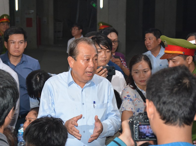 Phó Thủ tướng Trương Hòa Bình thăm cư dân chung cư Carina - ảnh 1
