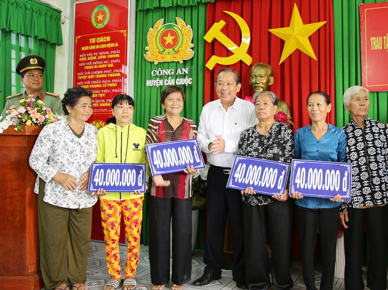 Phó Thủ tướng dự lễ khánh thành bến phà kết nối TPHCM-Long An - ảnh 2